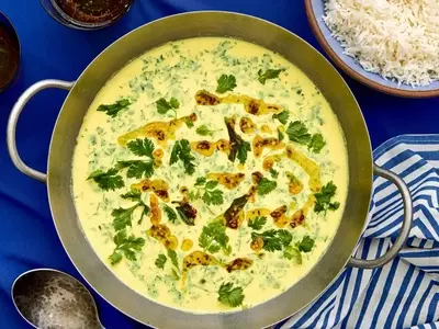 Crafting Kadhi: A Tangy and Flavorful Chickpea-Yogurt Stew