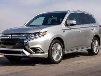 Mitsubishi Expands Recall for Outlander SUV Liftgate Issues