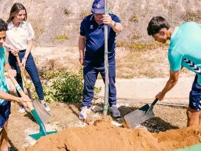 El Real Betis Refuerza su Compromiso Ecológico con una Gran Plantación de Árboles en su Centro de Entrenamiento