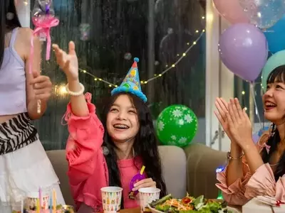 Teenage Birthday Gift Etiquette: A Modern Parental Conundrum