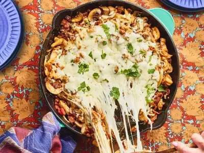 Delectable Chicken Alambre Skillet: A Mexican Culinary Delight