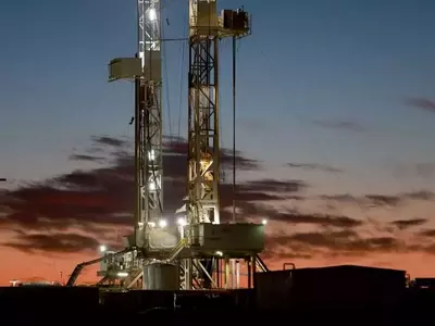 Oil Giants Maintain Production Stability Amid Soaring Prices