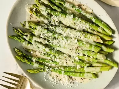 Cacio e Pepe Asparagus: A Flavorful and Healthy Side Dish