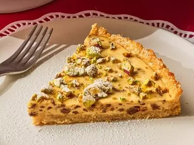 The Art of Crafting a Cannoli Tart: A Culinary Innovation