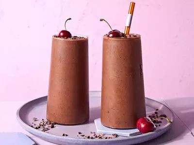 Indulge in a 5-Minute Chocolate-Cherry Smoothie: A Black Forest Cake Experience