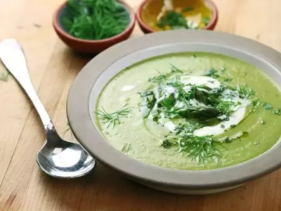 Bright and Velvety Asparagus and Tarragon Velouté