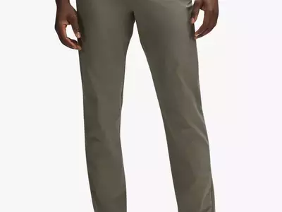 Elevate Your Golf Game: A Guide to the Best Golf Trousers