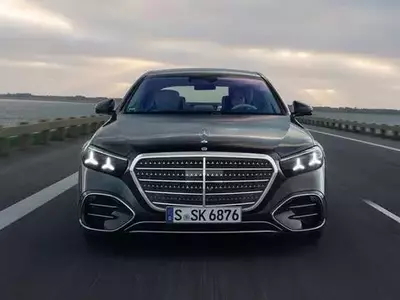 Unveiling the Refreshed 2027 Mercedes-Benz S-Class: A Mid-Cycle Evolution