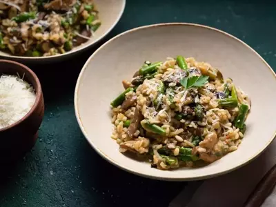 Crafting the Ultimate Mushroom and Asparagus Risotto