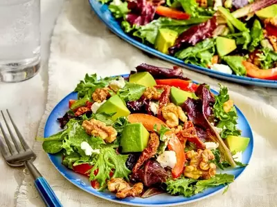 The Art of Crafting a Perfect California-Style Salad