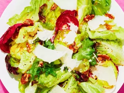 The Art of Crafting a Perfectly Balanced Green Salad