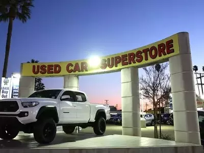 Navigating Car Financing: Dealership vs. Bank Loans