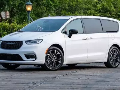 Exploring Top Pre-Owned Minivans and Essential Buying Advice