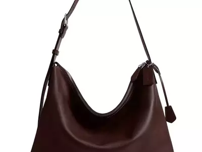 The Evolution of Handbag Silhouettes: Embracing Softness in Fashion
