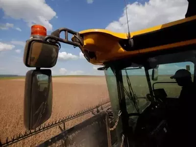 La actividad agrícola argentina sufre una desaceleración en abril debido a factores climáticos y logísticos