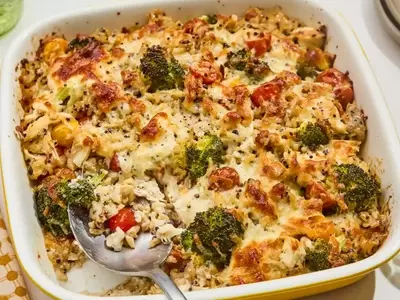 Cheesy Chicken, Tomato & Broccoli Casserole: A Wholesome Family Meal