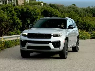 Jeep Recalls Grand Cherokee Models Due to Airbag Software Glitch