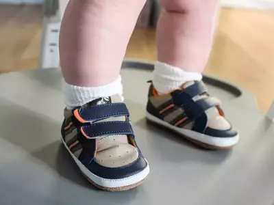 Choosing the Best Footwear for Babies and Toddlers: A Comprehensive Guide