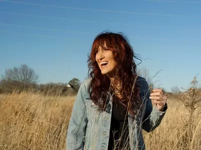 Jo Dee Messina Returns with "Bridges" After a Decade-Long Hiatus
