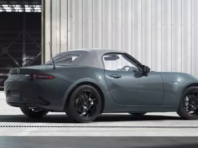 2027 Mazda MX-5 Miata: A Classic Roadster Embraces a New Green Hue