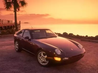 Porsche 968: A Detailed Look at a 90s Sports Car Icon