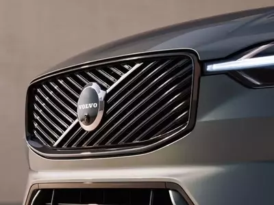 Volvo XC60 Set for Major Electrified Powertrain and Design Refresh