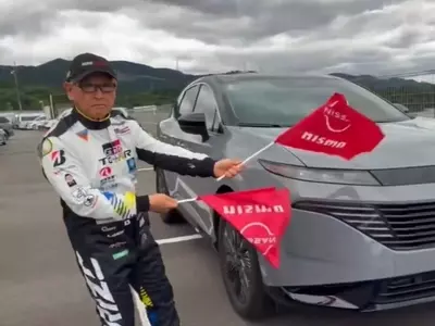Toyota Chairman Shows Support for American-Made Nissan Murano