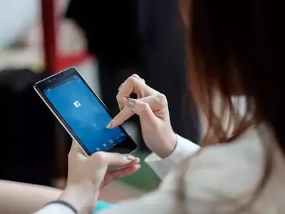 Meta's GenAI Chatbot Shows Promise for Monetization, UBS Reports