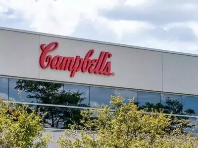 Top-Performing Analysts Highlight High-Dividend Consumer Staples Stocks for Market Volatility