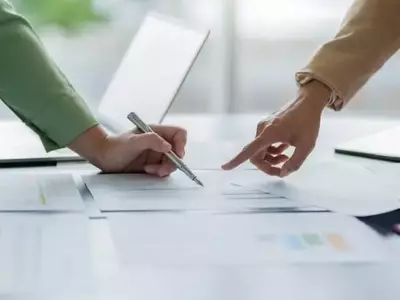 Blue Owl Secures $500 Million in Debt Funding Amidst Redemption Limits