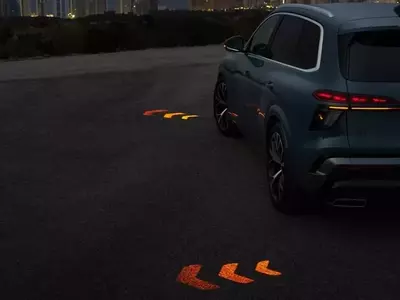 Audi Q7 to Feature Advanced Projecting Turn Signals and Enhanced Lighting