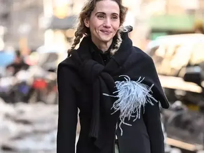 Embracing Authenticity: The Rise of Offline Style in a Digital Age