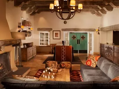 Route 66 Adventure: Iconic Hilton Stays Across America