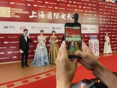 Honor and Arri Introduce Robot Phone at Shanghai Film Festival