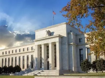 Federal Reserve Maintains Rates, Foresees Inflationary Pressures Amidst Hawkish Dot Plot