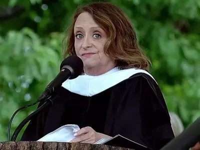 Rachel Dratch's Debbie Downer Delivers Humorous, AI-Focused Commencement Address at Dartmouth