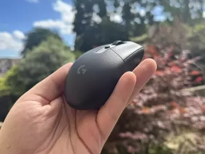 Logitech G305 X Superlight: A Refreshing Update Facing Stiff Competition