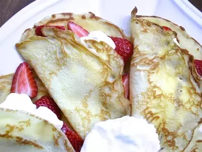 Strawberry and Cream Crepes: A Delightful Brunch Experience