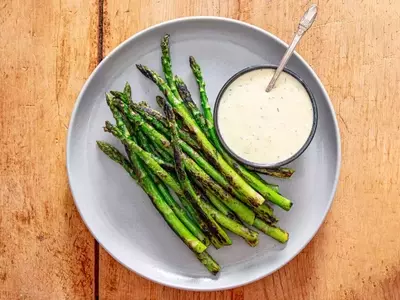 Mastering Asparagus: A Comprehensive Guide to Buying, Preparing, and Cooking