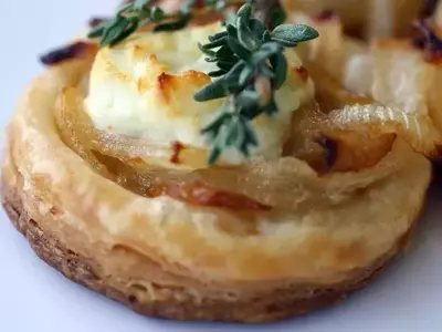 Delectable Sweet Onion and Goat Cheese Tarts with Thyme