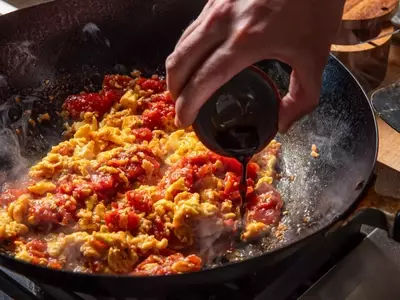 A Beloved Chinese-Inspired Scrambled Egg Dish: Tomato Egg