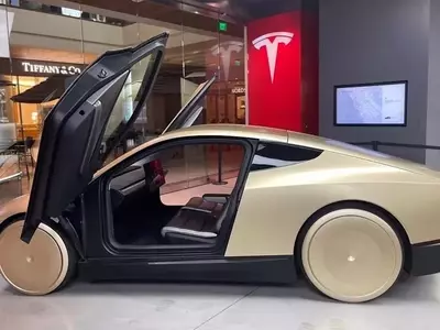 Tesla's Robotaxi Strategy: Low Prices Amidst Fierce Competition in Texas