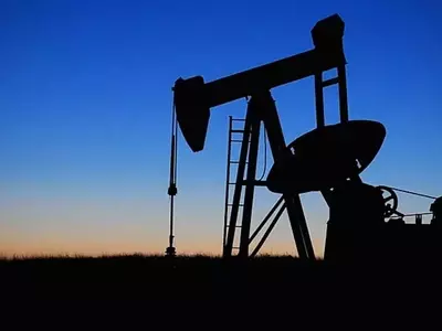 Goldman Sachs Adjusts Oil Price Forecasts Amidst Hormuz Strait Reopening