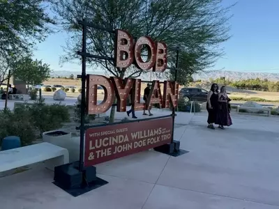 Bob Dylan's Enigmatic Desert Performance: A Review