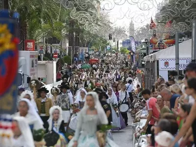 La Ofrenda Floral de Alicante: Una Tradición de Belleza y Devoción