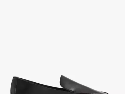 Mastering Minimalist Dresses: Summer Styling Guide