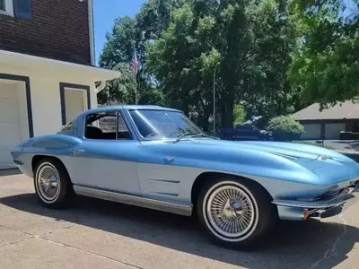 Valuation of a 1963 Chevrolet Corvette Split Window Coupe: Is the $169,500 Price Justified?
