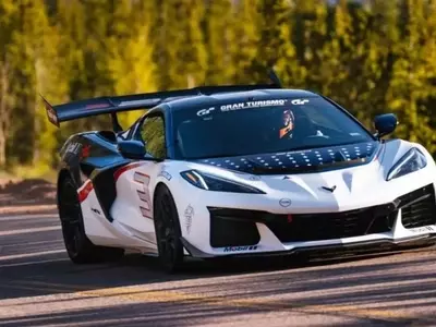 Corvette ZR1X Dominates Pikes Peak with New Production Car Record