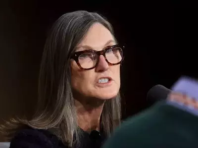 Cathie Wood Boosts Coinbase Investment Amidst Tech Stock Volatility