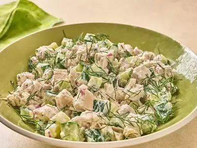 Refreshingly Quick Cucumber Chicken Salad: A High-Protein Delight